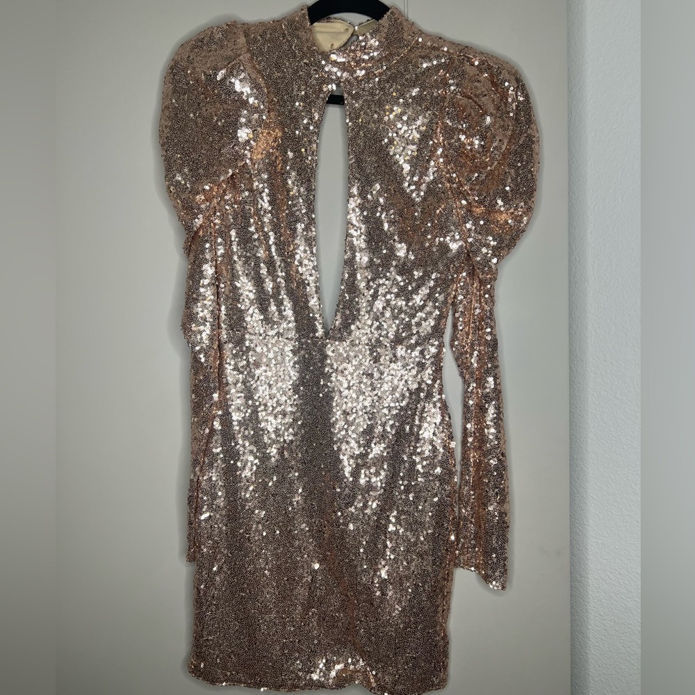 Rose gold dress brand new never work still has tags